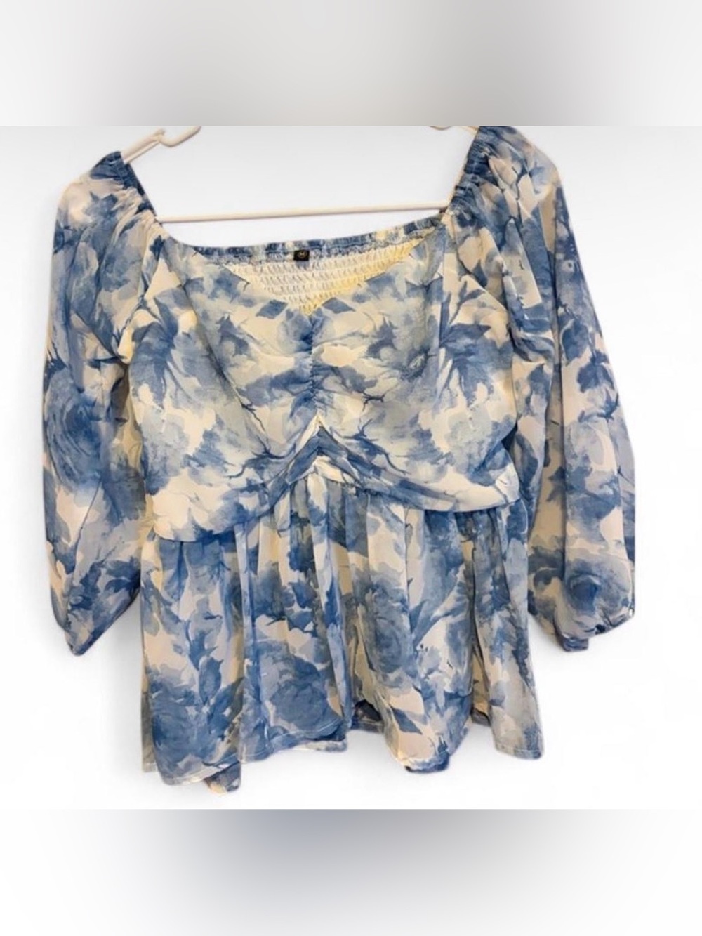Romantic Women’s Top Floral White & Blue 3/4 Sleeve Medium Sweetheart Neckline